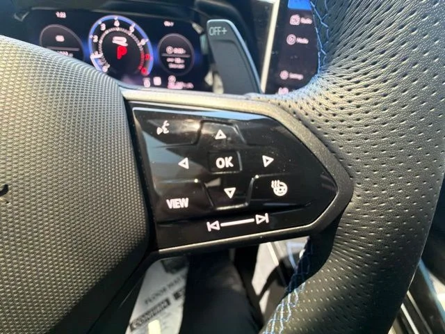 Used 2025  Volkswagen 2.0T image 19