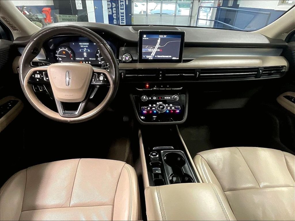 Used 2020 White Lincoln Standard image 21