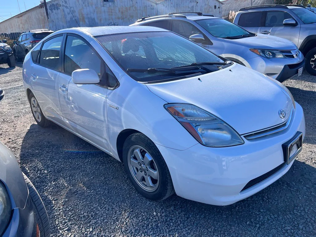 Used 2008 White Toyota Base image 2