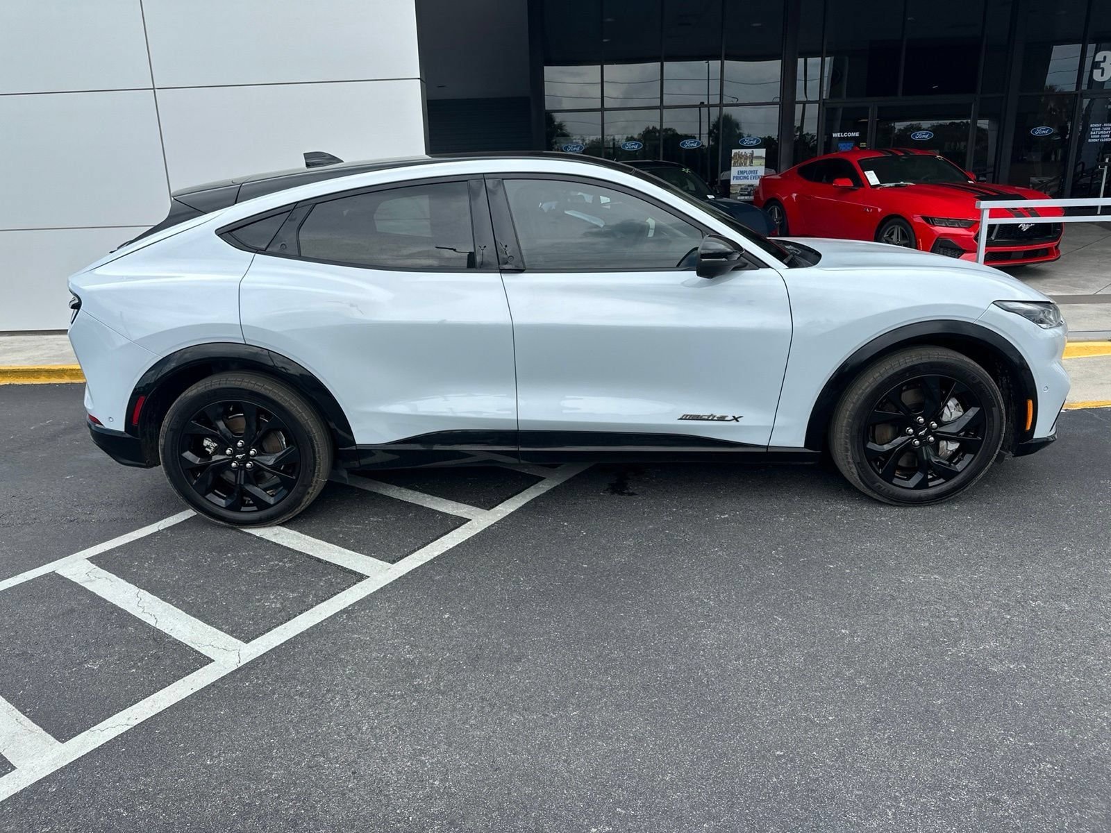 Used 2023 White Metallic Ford Premium image 2