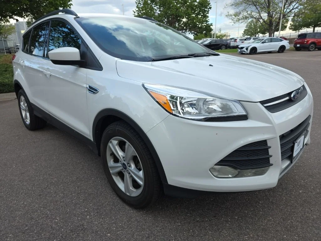 Used 2015 Oxford White Ford SE image 8