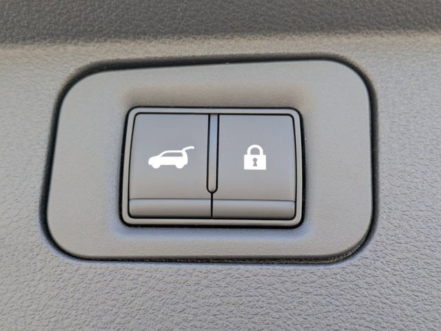 New 2026 RADIANT WHITE INFINITI Luxe 2WD image 13