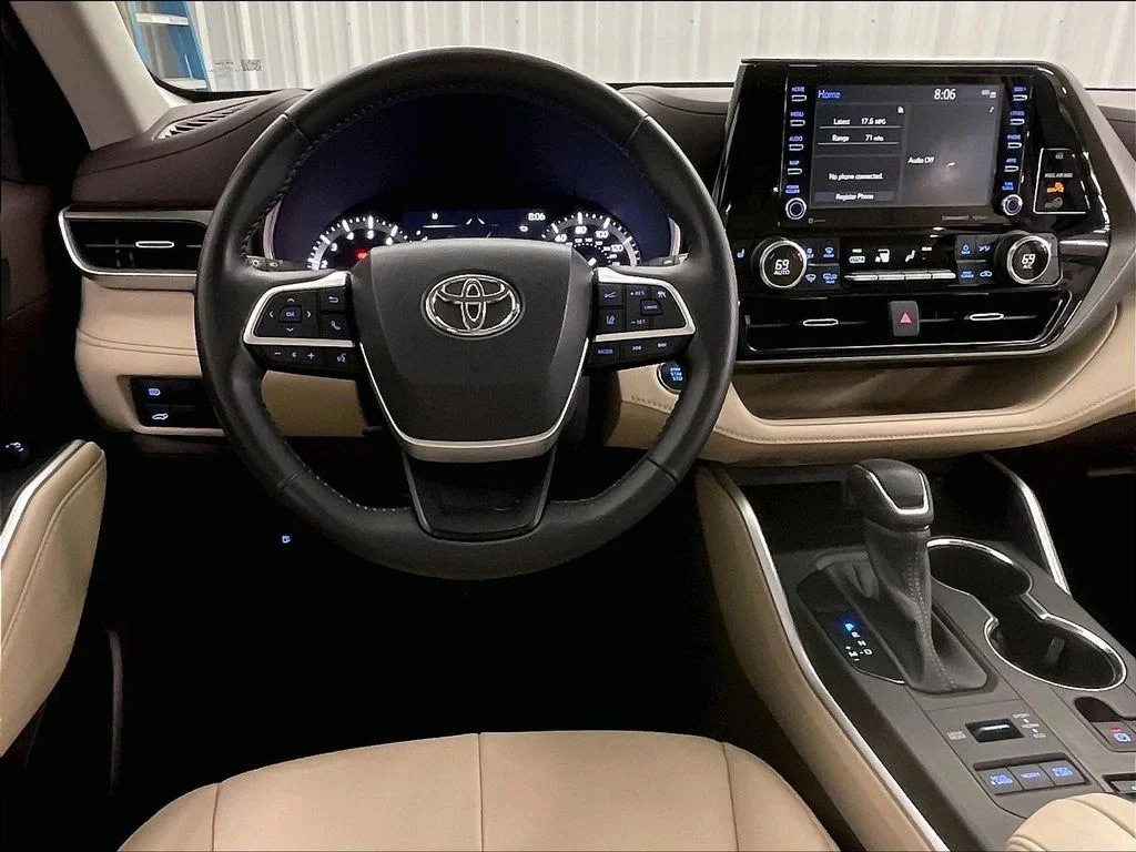 Used 2022 Gray Toyota XLE image 7