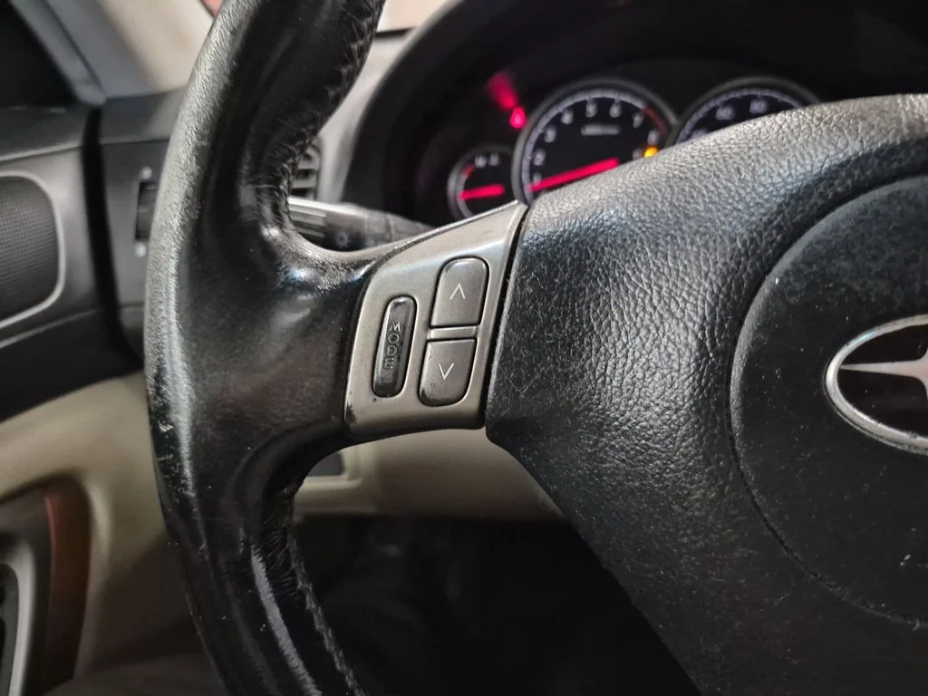 Used 2006 Green Subaru 3.0R image 23