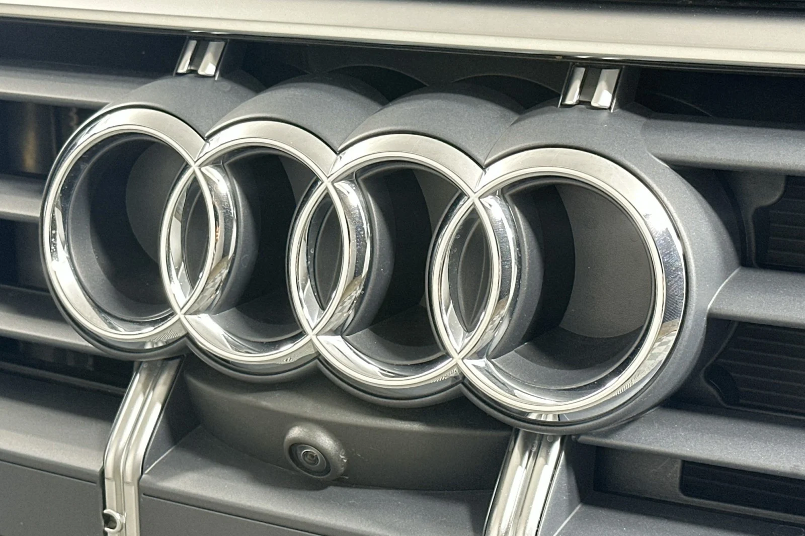 Used 2025 Mythos Black Metallic Audi Premium Plus image 15