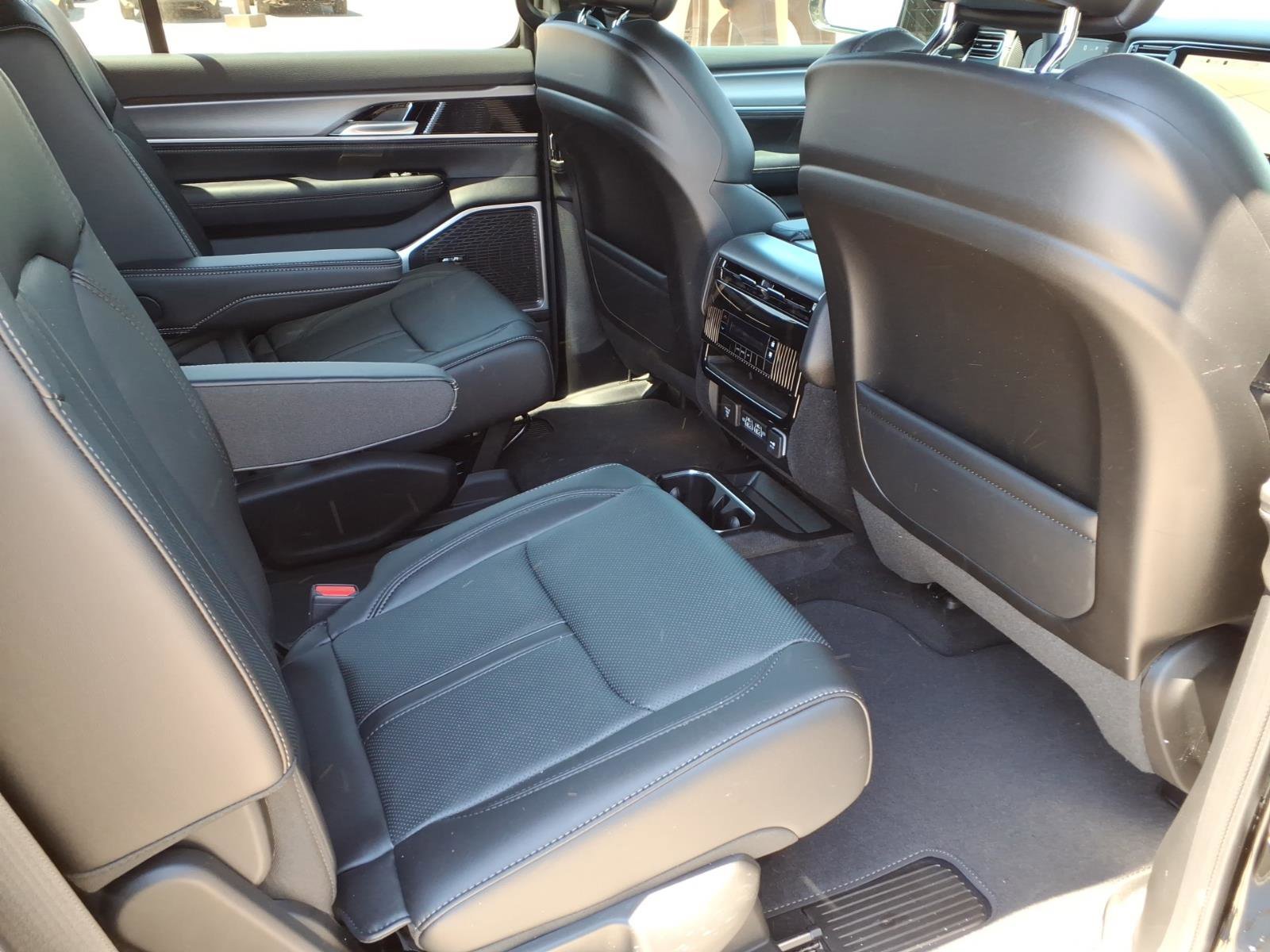 New 2026 High Gloss Black Exterior Paint Jeep  image 8