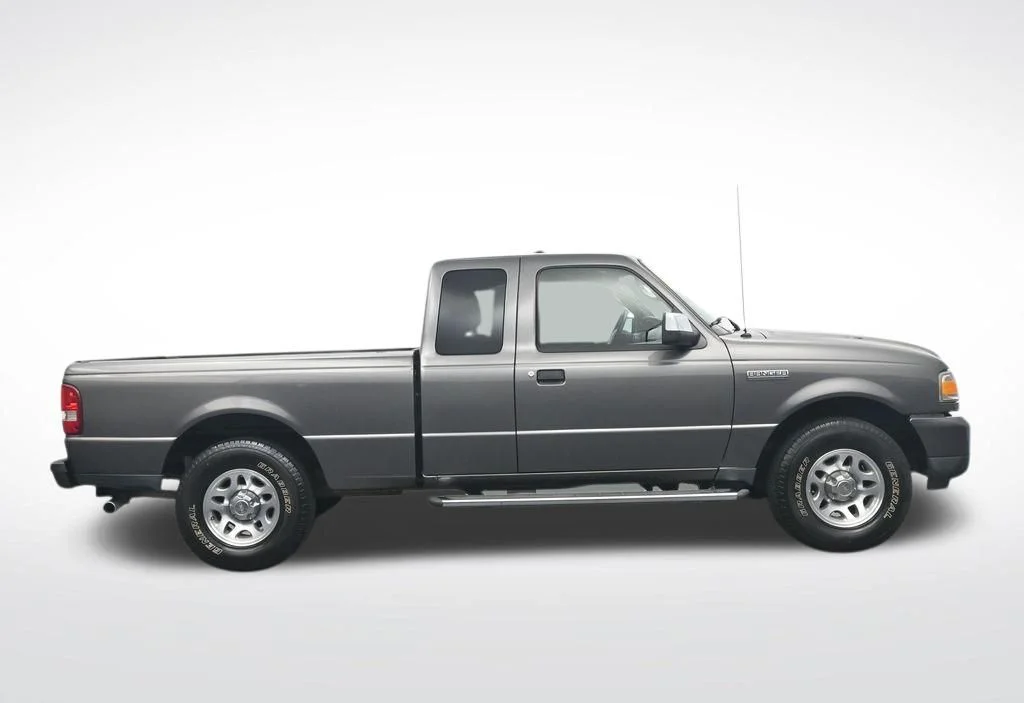 Used 2011 Dark Shadow Gray Metallic Ford XLT image 4
