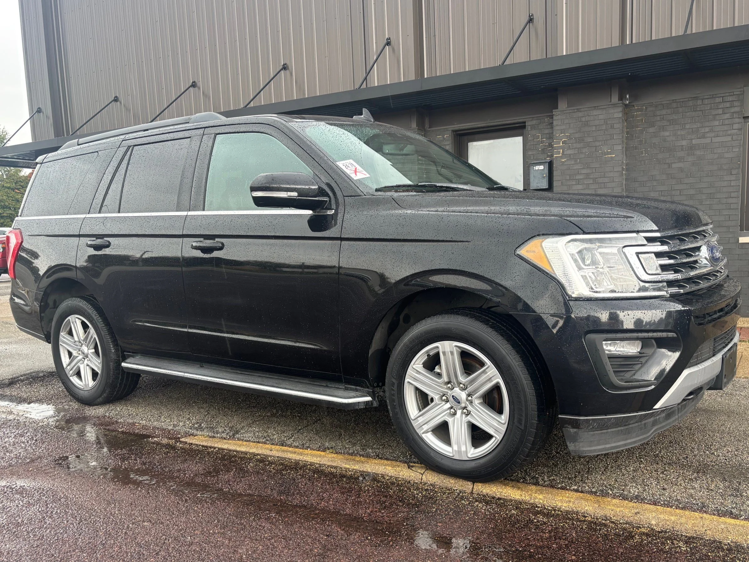 Used 2019 Black Metallic Ford XLT image 3