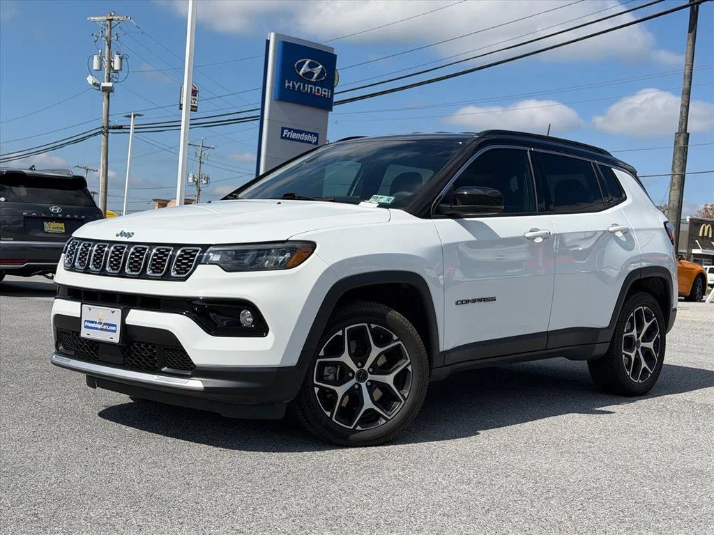 Used 2025 White Jeep Limited image 2