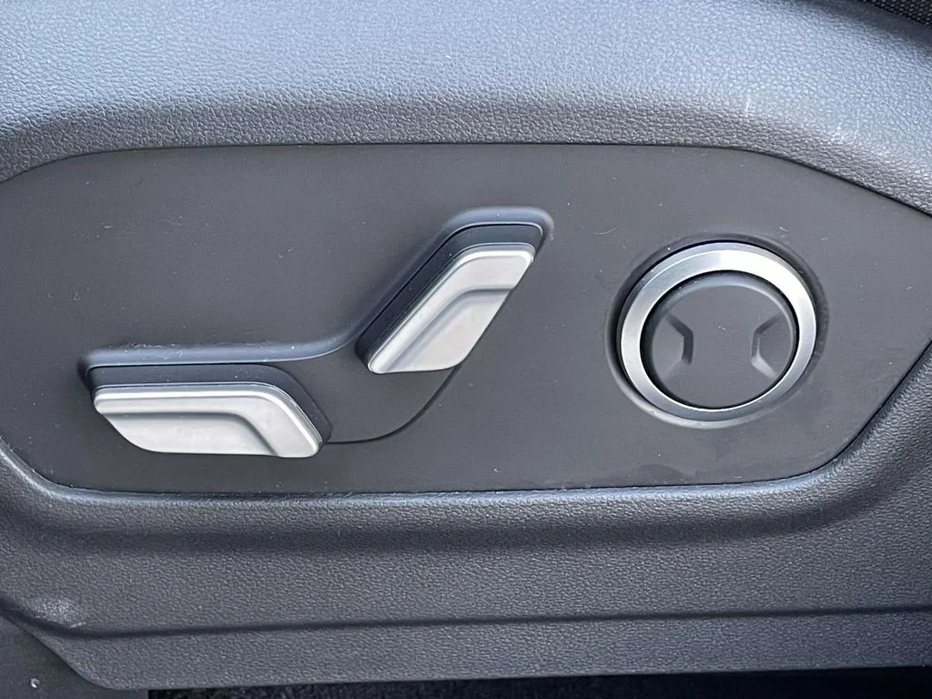 Used 2026 Shimmering Silver Hyundai SEL image 7