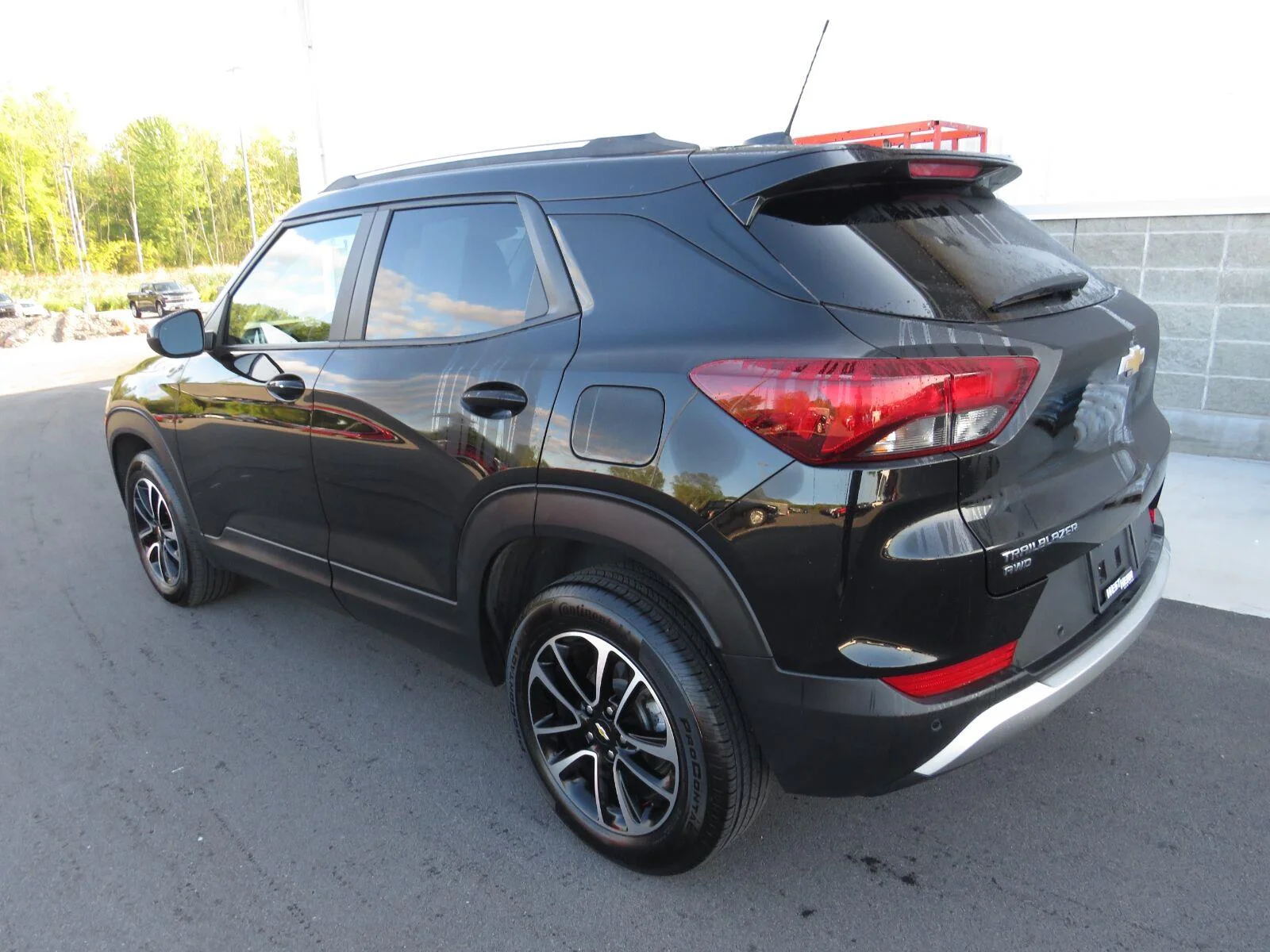 Used 2026 Mosaic Black Metallic Chevrolet LT image 15