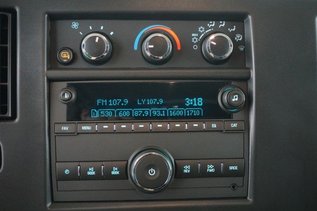 New 2026 Summit White GMC Work Van image 23