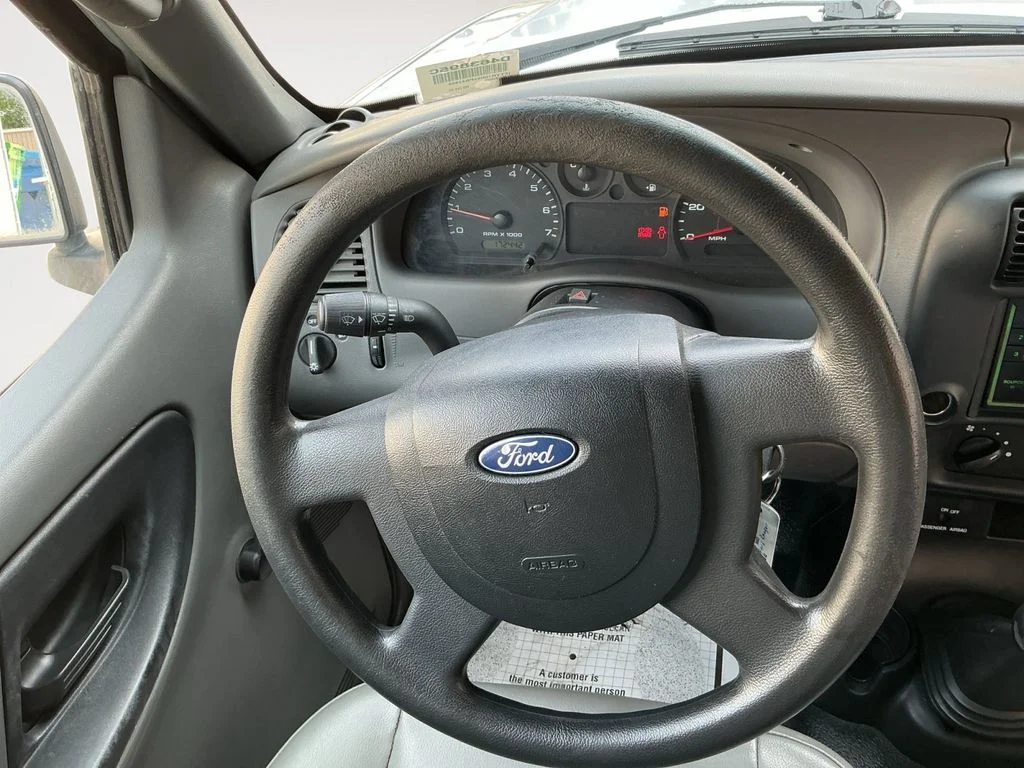 Used 2004 Silver Ford XL image 12
