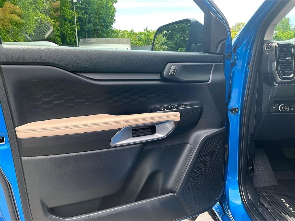 Used 2024 Blue Ford XLT image 9