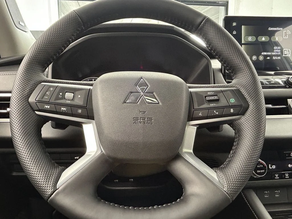 New 2026 White / Black Mitsubishi Trail Edition image 33