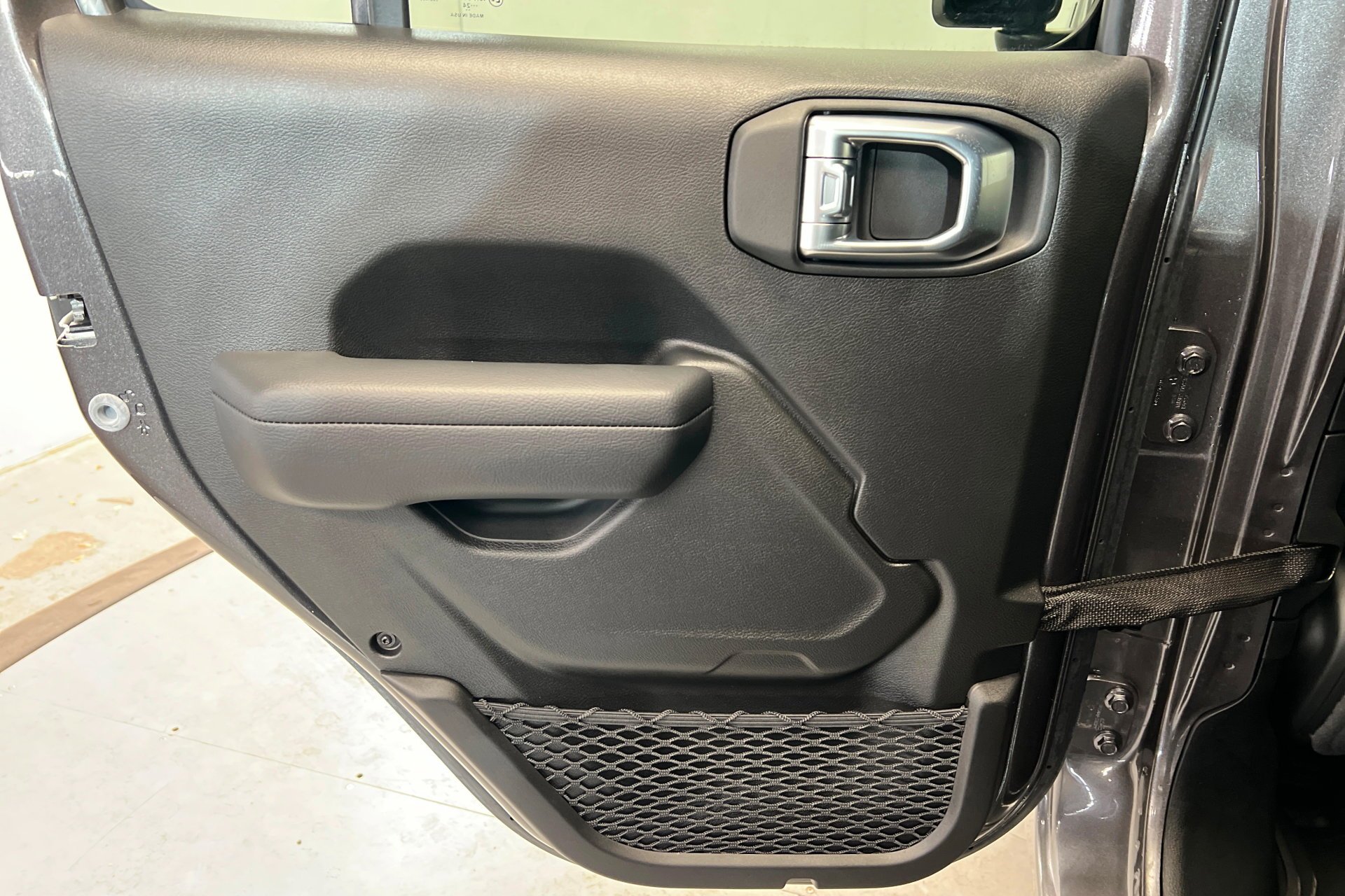 Used 2024 Granite Crystal Metallic Clearcoat Jeep Sport S image 19