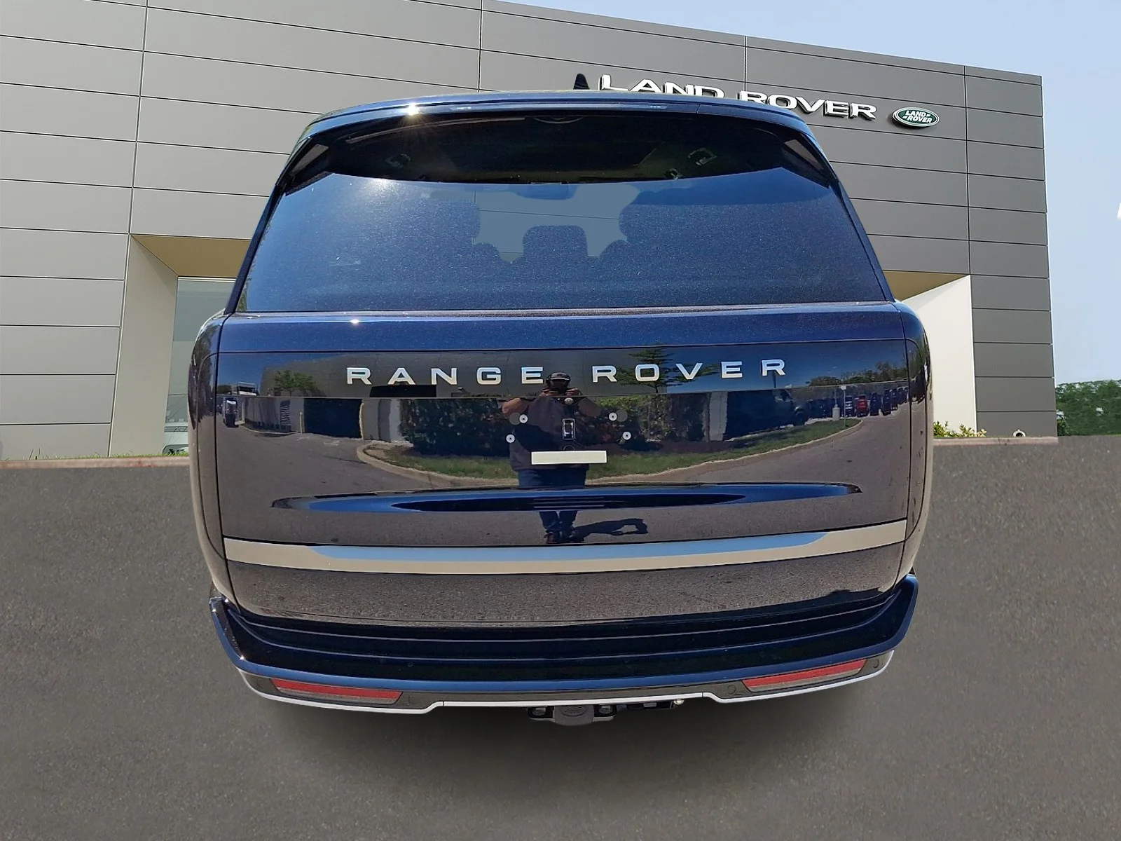 New 2026 Constellation Blue Ultra Metallic Gloss Land Rover P530 SE image 7