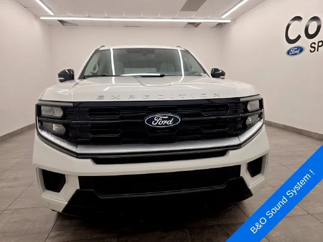 New 2027 Star White Metallic Tri-Coat Ford Platinum image 7
