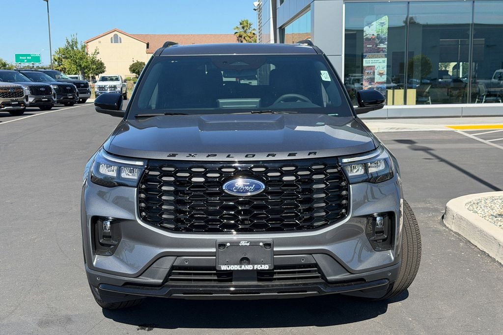 New 2026 Carbonized Gray Metallic Ford ST-Line image 3