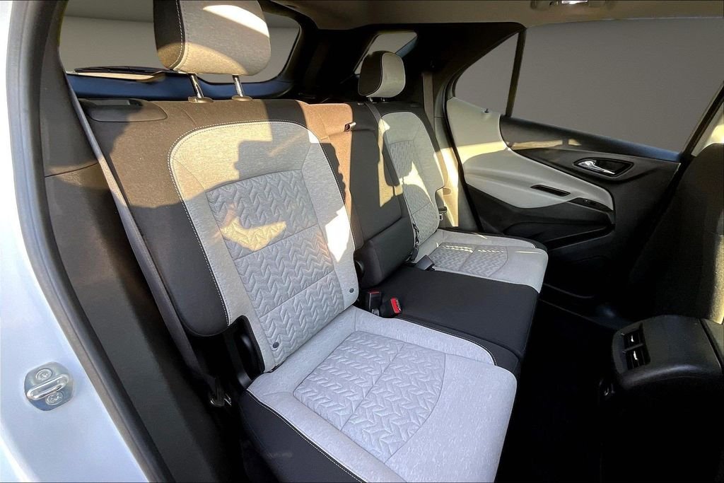 Used 2022 White Chevrolet LS image 28