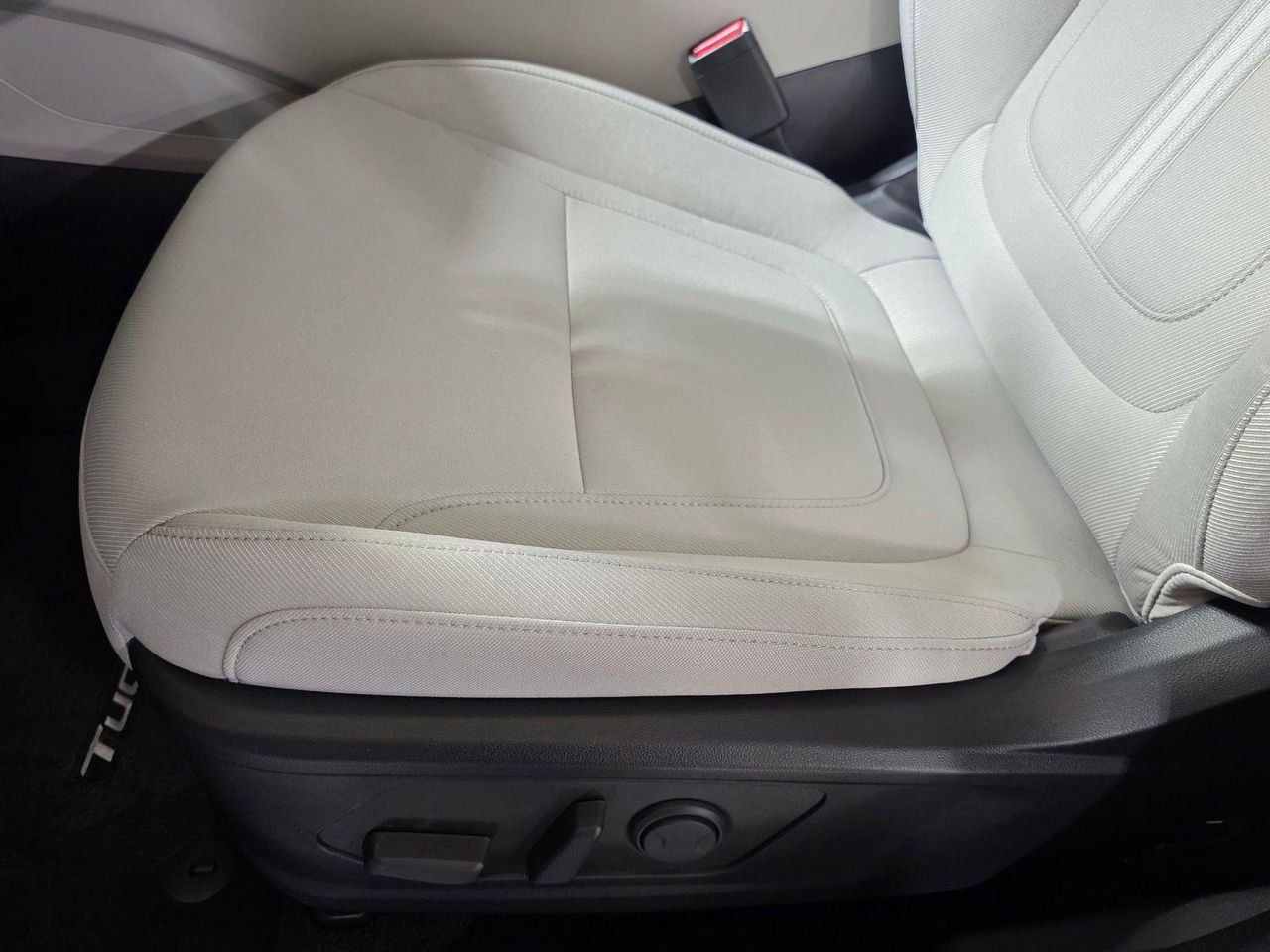 New 2026 White Pearl Hyundai SEL FWD image 23