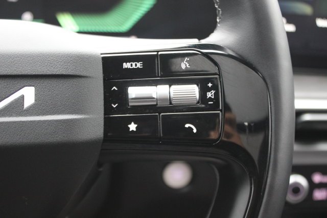 Used 2026 White Kia X-Line EX image 16