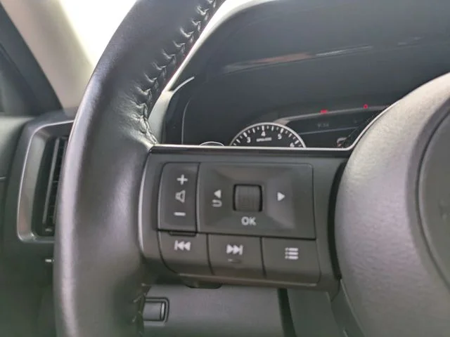 Used 2023 Gray Nissan SL image 27
