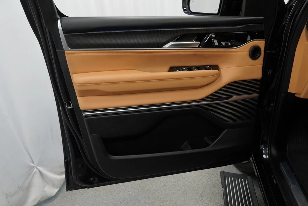 Used 2025 Black Jeep Series III Obsidian image 44