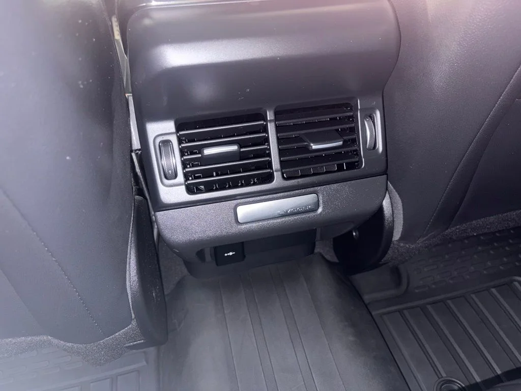 Used 2023 Gray Land Rover Dynamic image 12