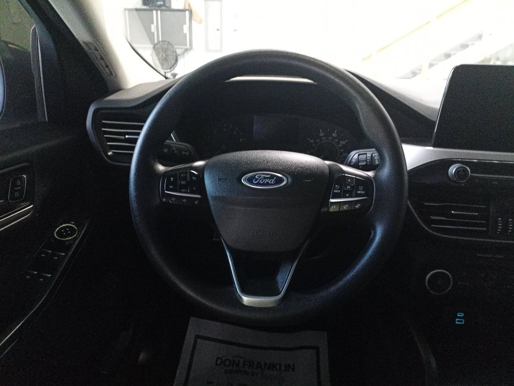 Used 2022 Blue Ford SE image 17