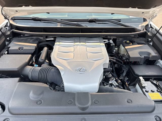 Used 2022 Starfire Pearl Lexus 460 image 34
