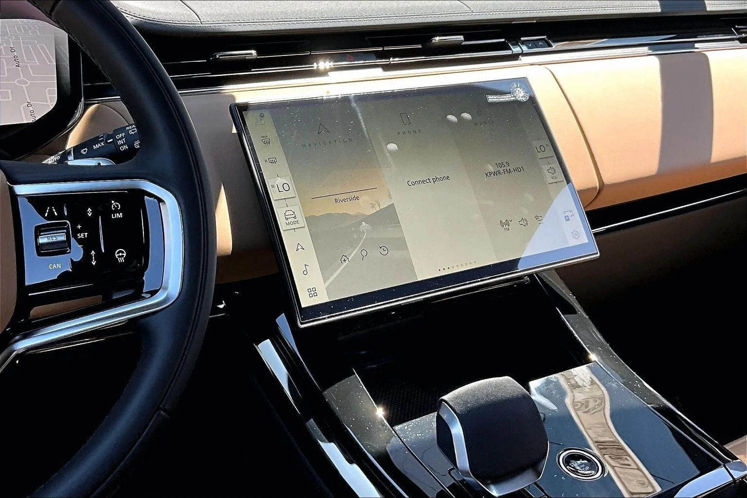 New 2026 Borasco Grey Land Rover SE image 7
