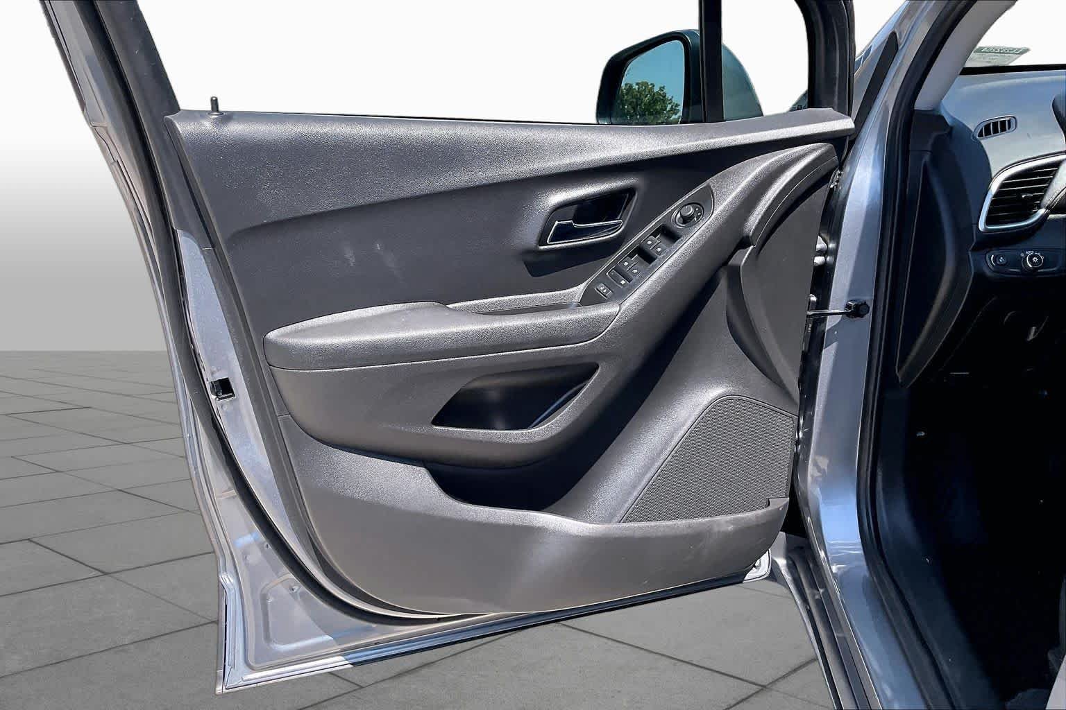 Used 2020 Satin Steel Metallic Chevrolet LT image 21