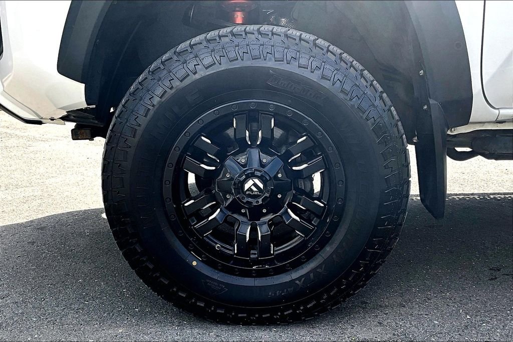 Used 2018 White Toyota TRD Off-Road image 9