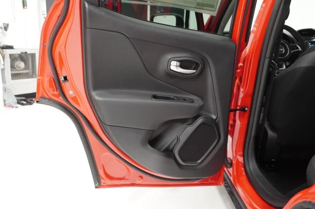 Used 2023 Colorado Red Clearcoat Jeep Altitude image 15
