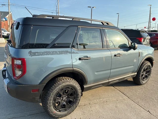 New 2026 Azure Gray Metallic Tri-Coat Ford Outer Banks® image 9