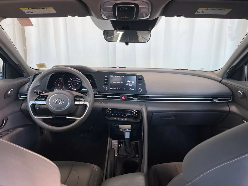 Used 2021 Black Hyundai SEL image 9