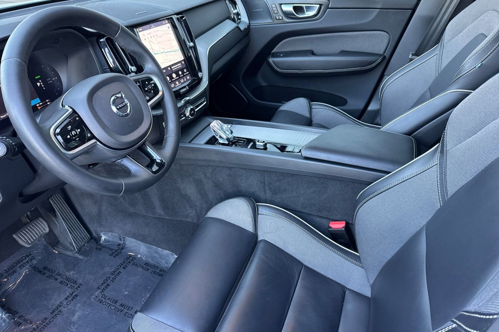 Used 2024 White Volvo Ultimate image 9