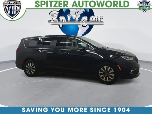 Used 2024 Black Chrysler Select image 2