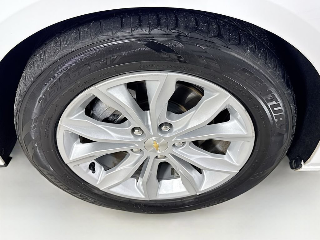 Used 2024 Summit White Chevrolet LT image 39