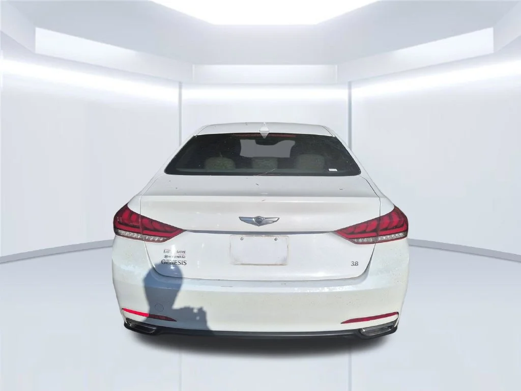 Used 2016 White Hyundai 3.8 image 3
