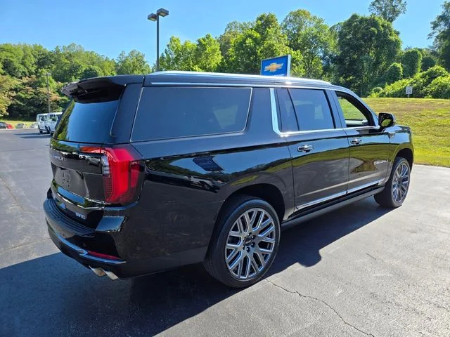 Used 2025 Black GMC Denali Ultimate image 11