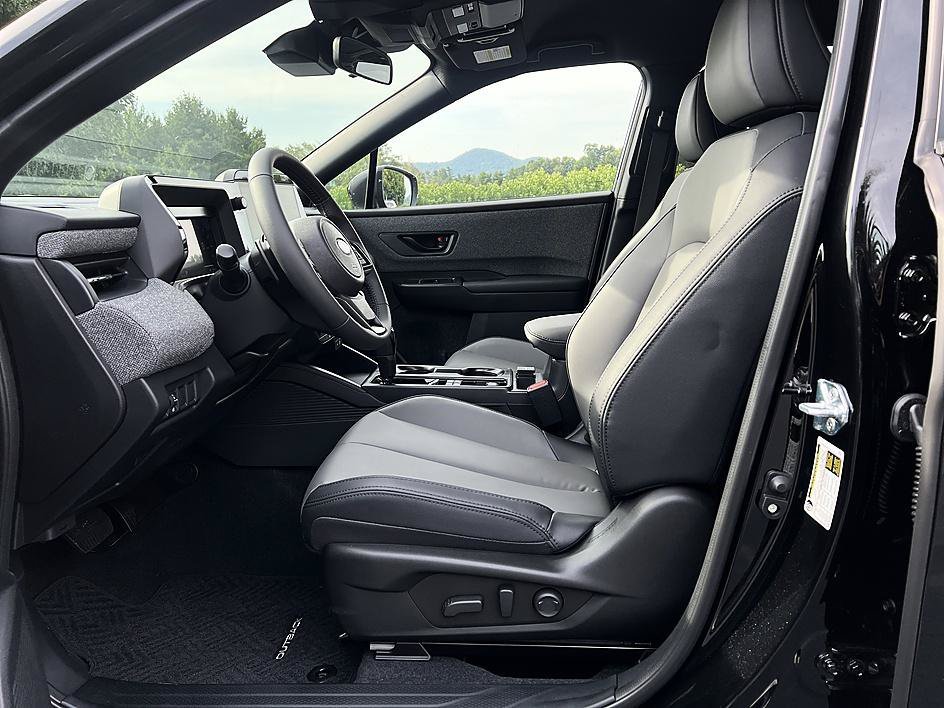New 2026 CRYSTAL BLACK SILICA Subaru Premium image 12