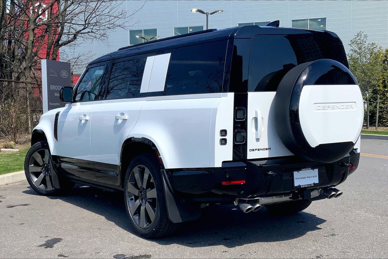New 2026 Fuji White Land Rover V8 image 12