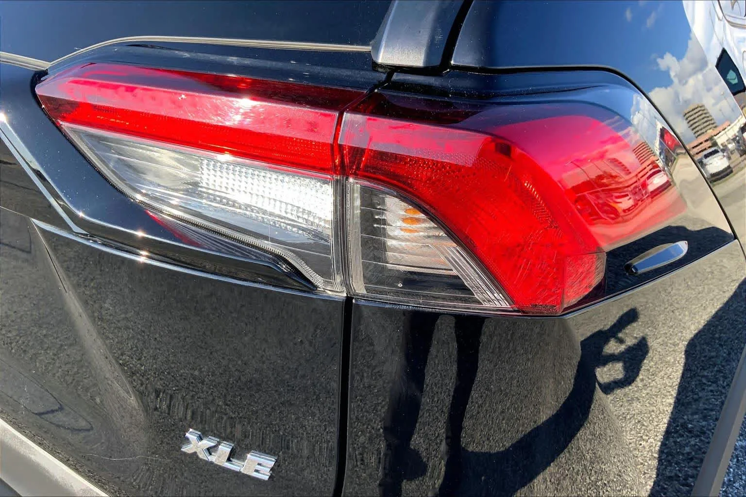 Used 2025 Midnight Black Metallic Toyota XLE image 30