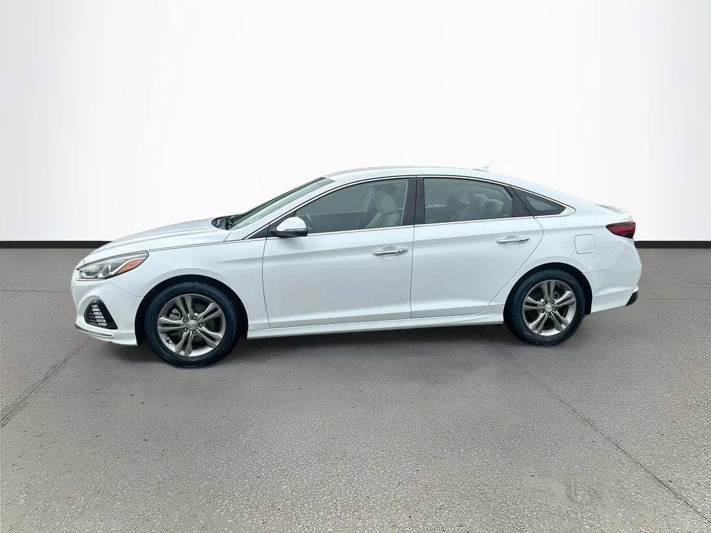 Used 2019 White Hyundai SEL image 4