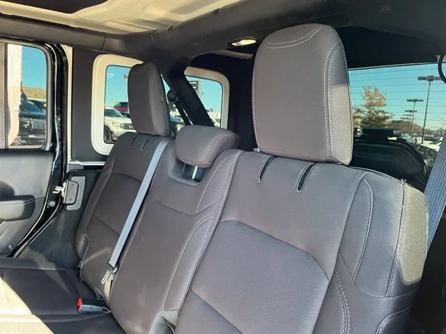 Used 2022 Black Jeep Sahara 4x4 image 20