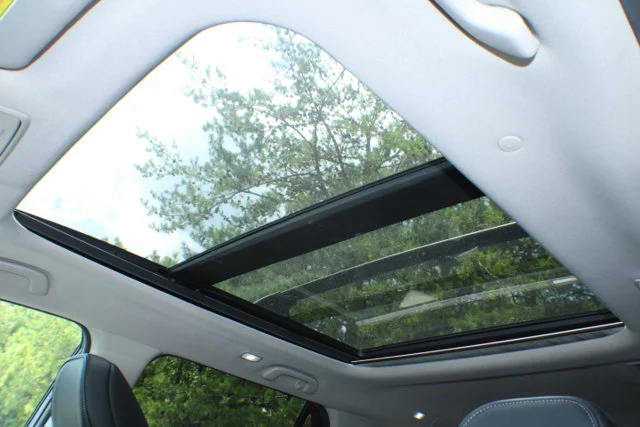 Used 2023 Crystal Black Pearl Honda Touring image 5