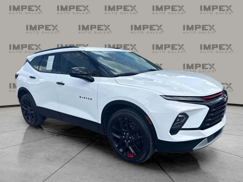 Used 2023 White Chevrolet LT image 4