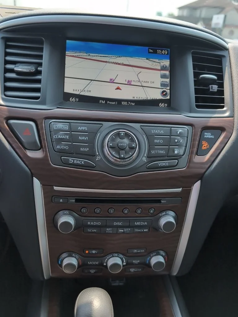 Certified Used 2020 White Nissan Platinum image 12